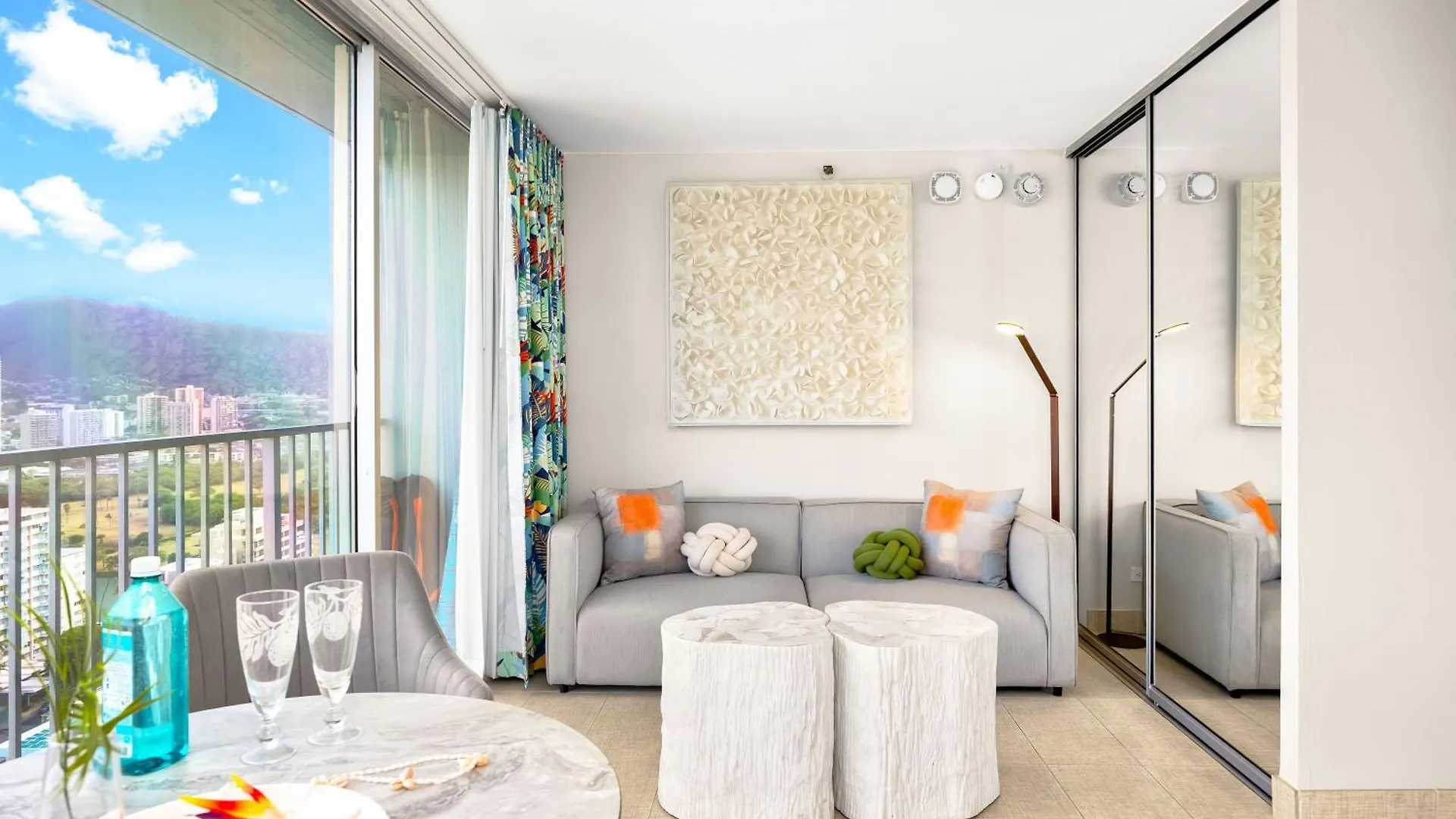 Cozy Ocean View Escape Just Steps To Waikiki Beach! هونولولو الولايات المتحدة الأمريكية