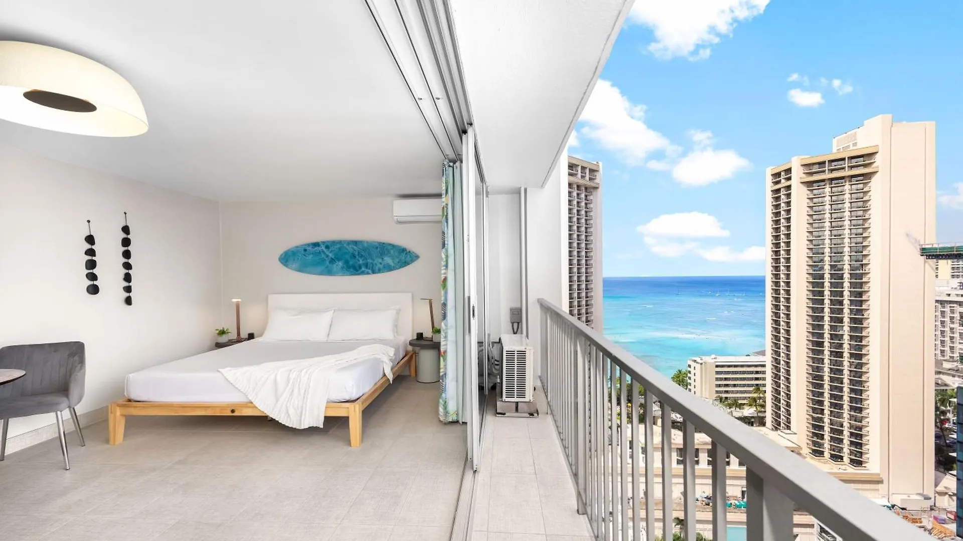 Cozy Ocean View Escape Just Steps To Waikiki Beach! هونولولو