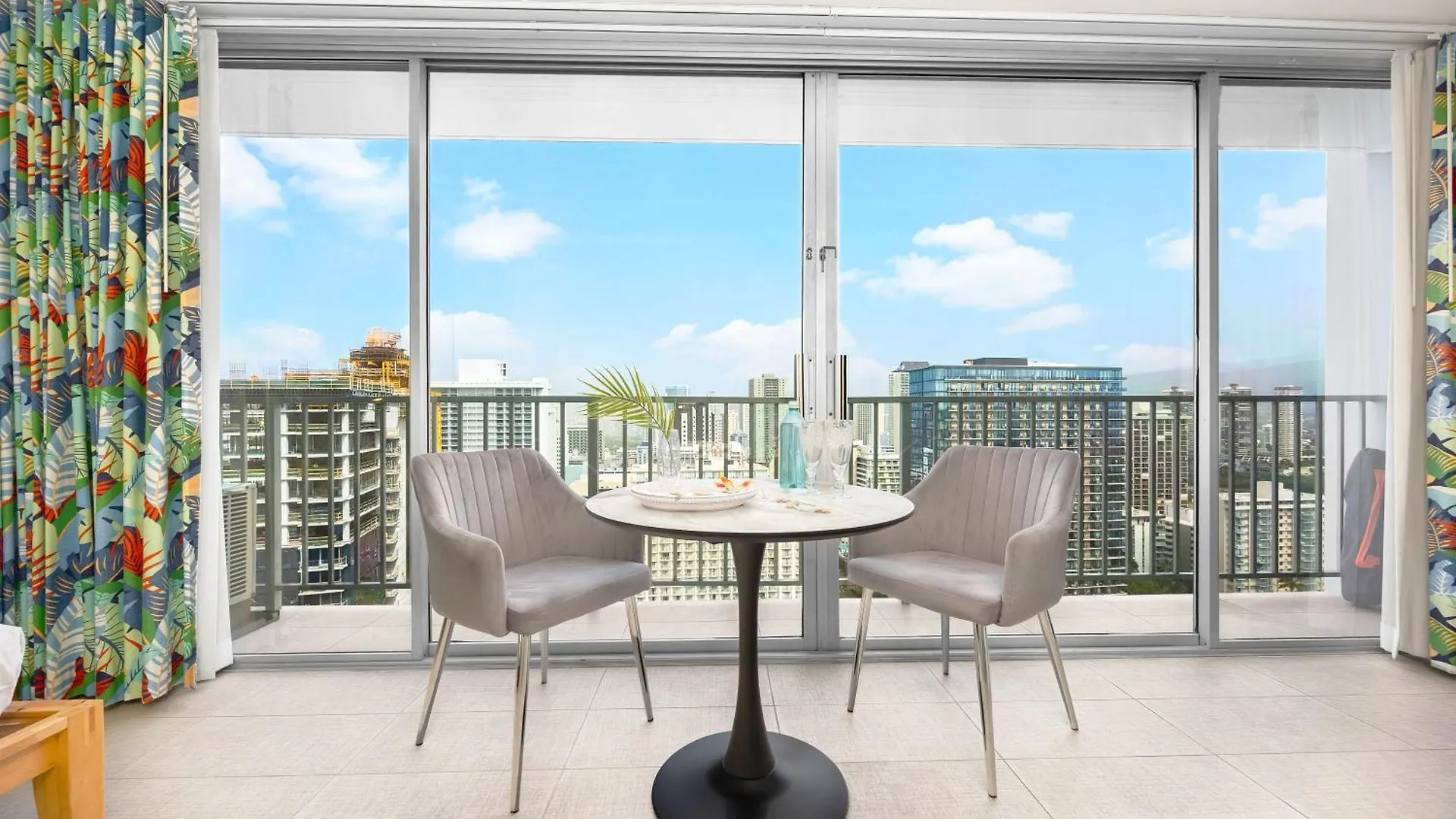 Cozy Ocean View Escape Just Steps To Waikiki Beach! هونولولو شقة