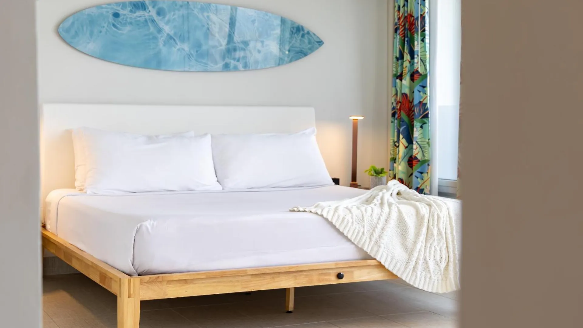 Cozy Ocean View Escape Just Steps To Waikiki Beach! هونولولو شقة