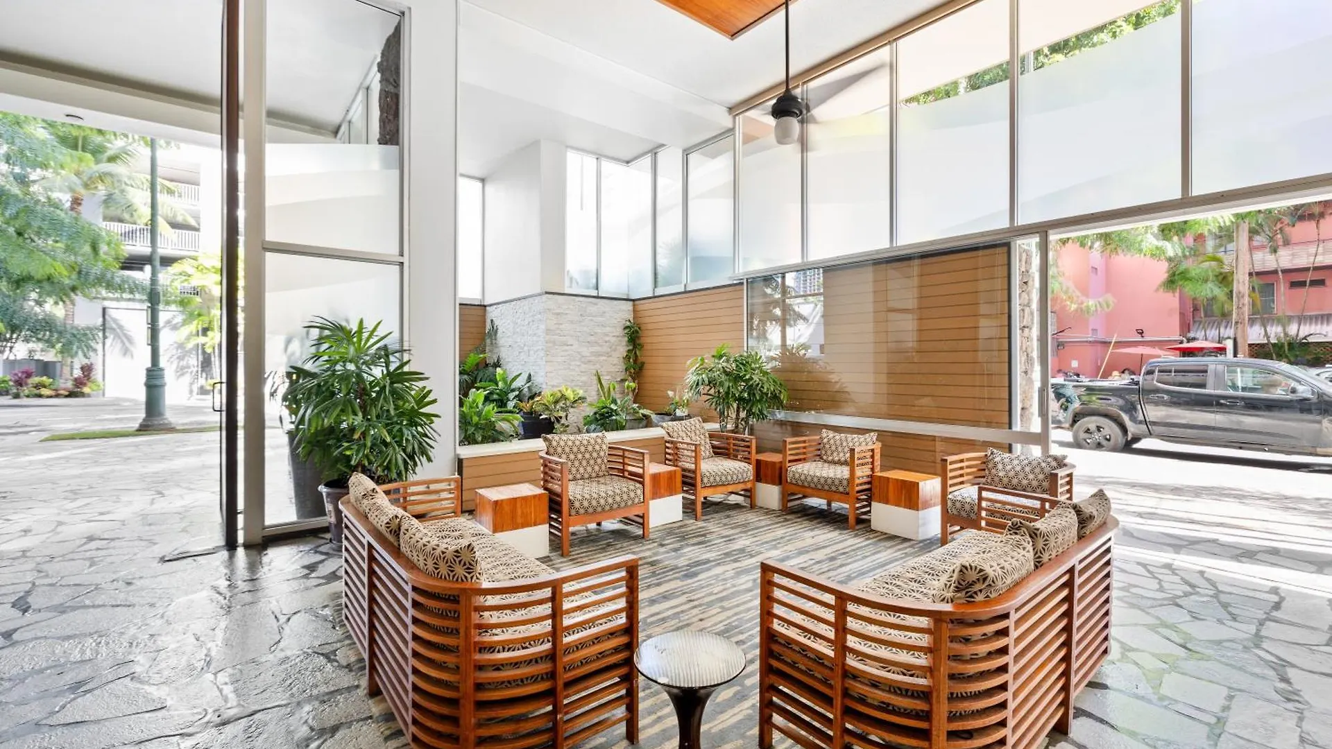 Cozy Ocean View Escape Just Steps To Waikiki Beach! هونولولو الولايات المتحدة الأمريكية